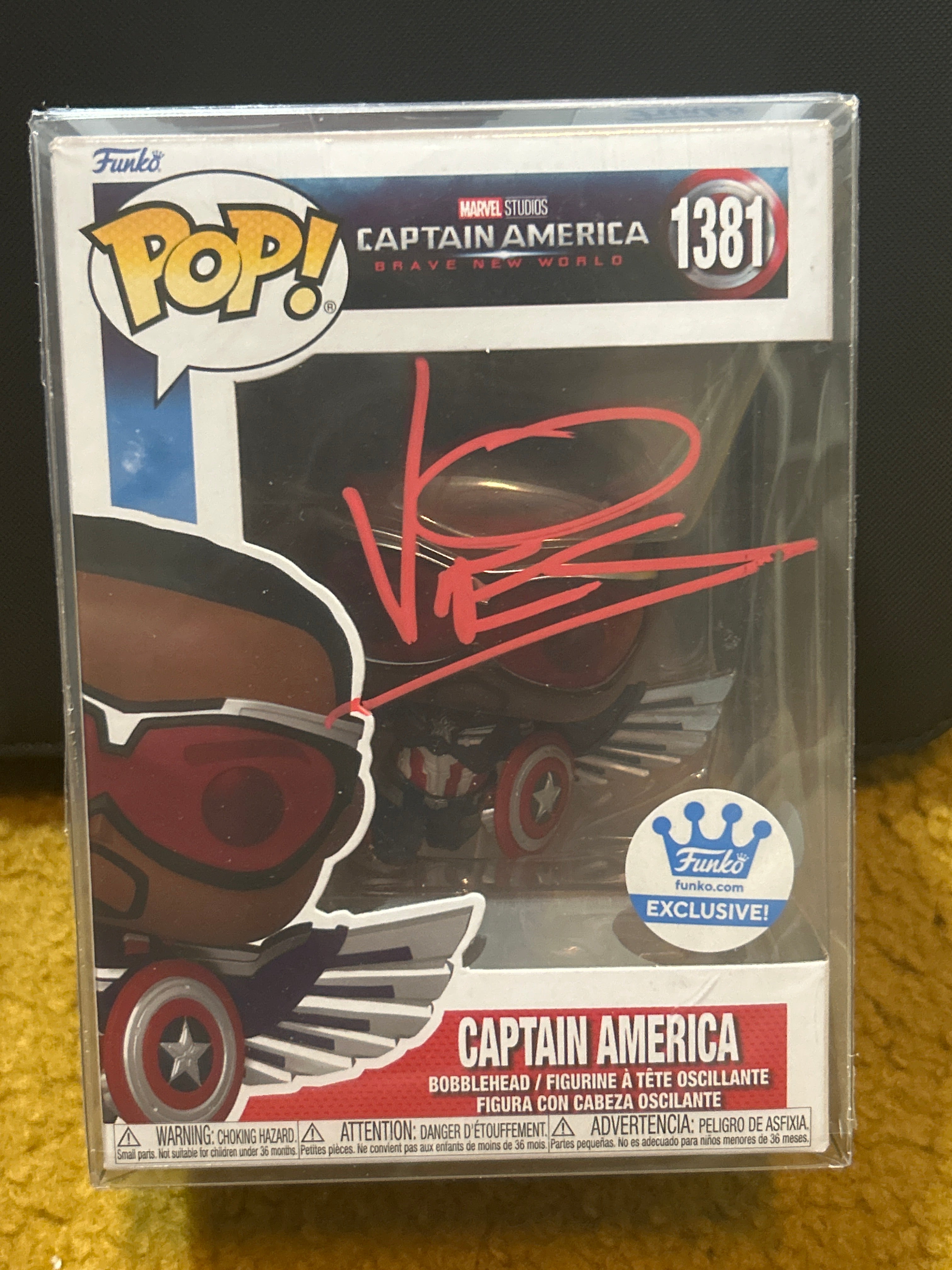 Funko POP: Autographed Captain America 1381 Signed By Dexter Vines
