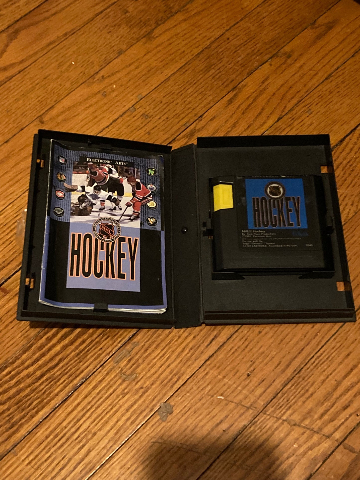 Sega Genesis - NHL Hockey w/ Case & Manual