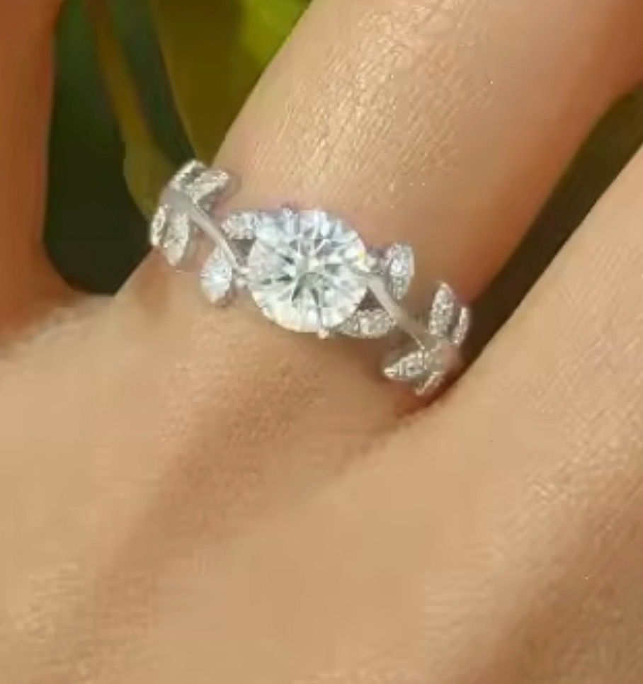 Jewelry: Ring -   Natural Moissanite w/ Cert 💍