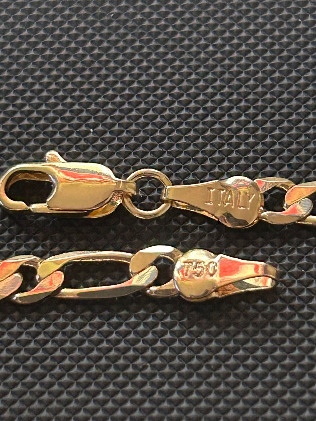Jewelry: 18k Gold Italian Figaro Chain