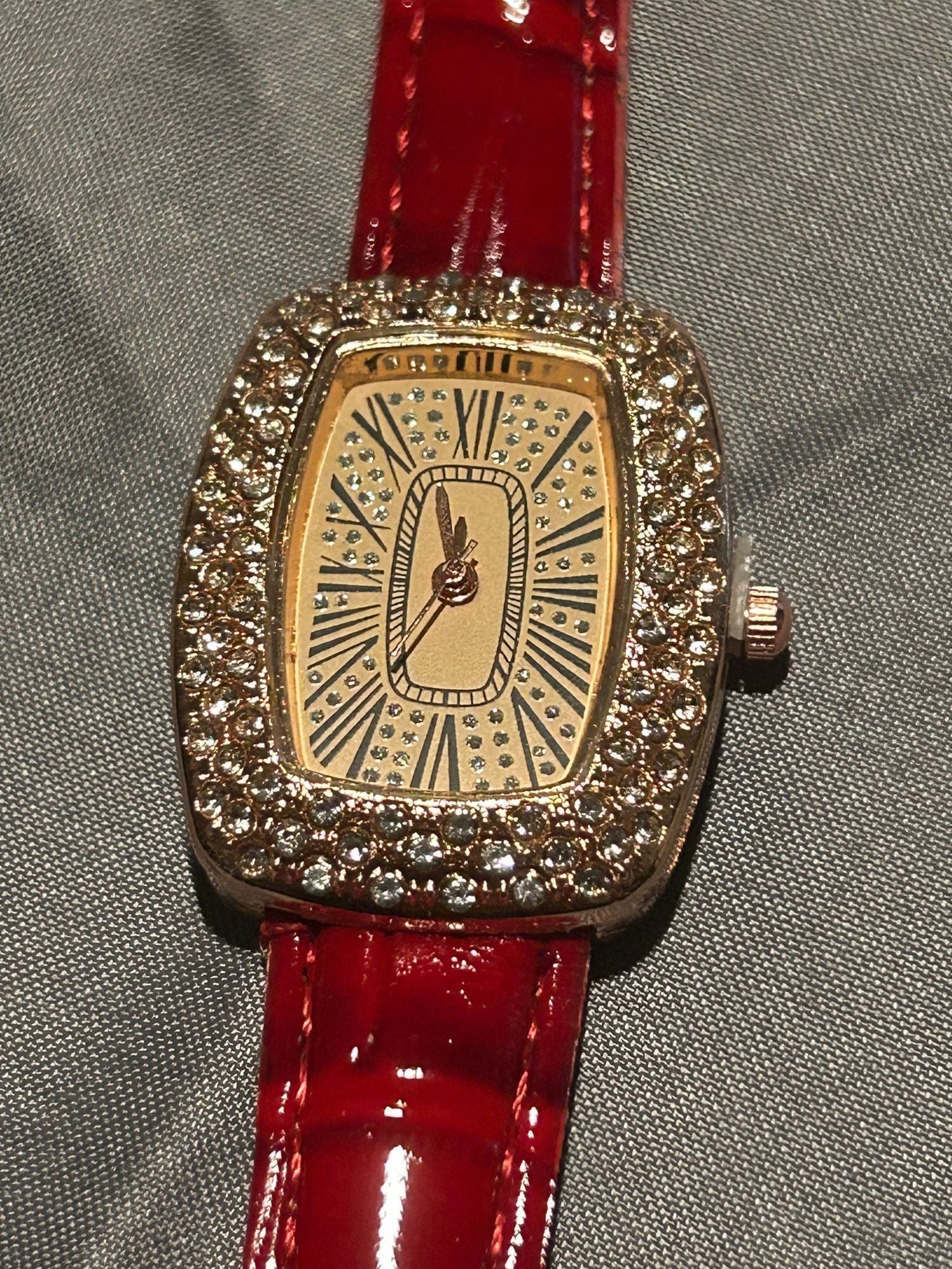 Watch: Women’s - Red Strap